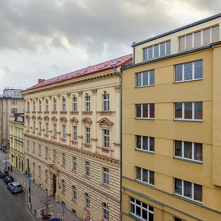 Air Conditioned Terrace Apartment Prague Exterior photo